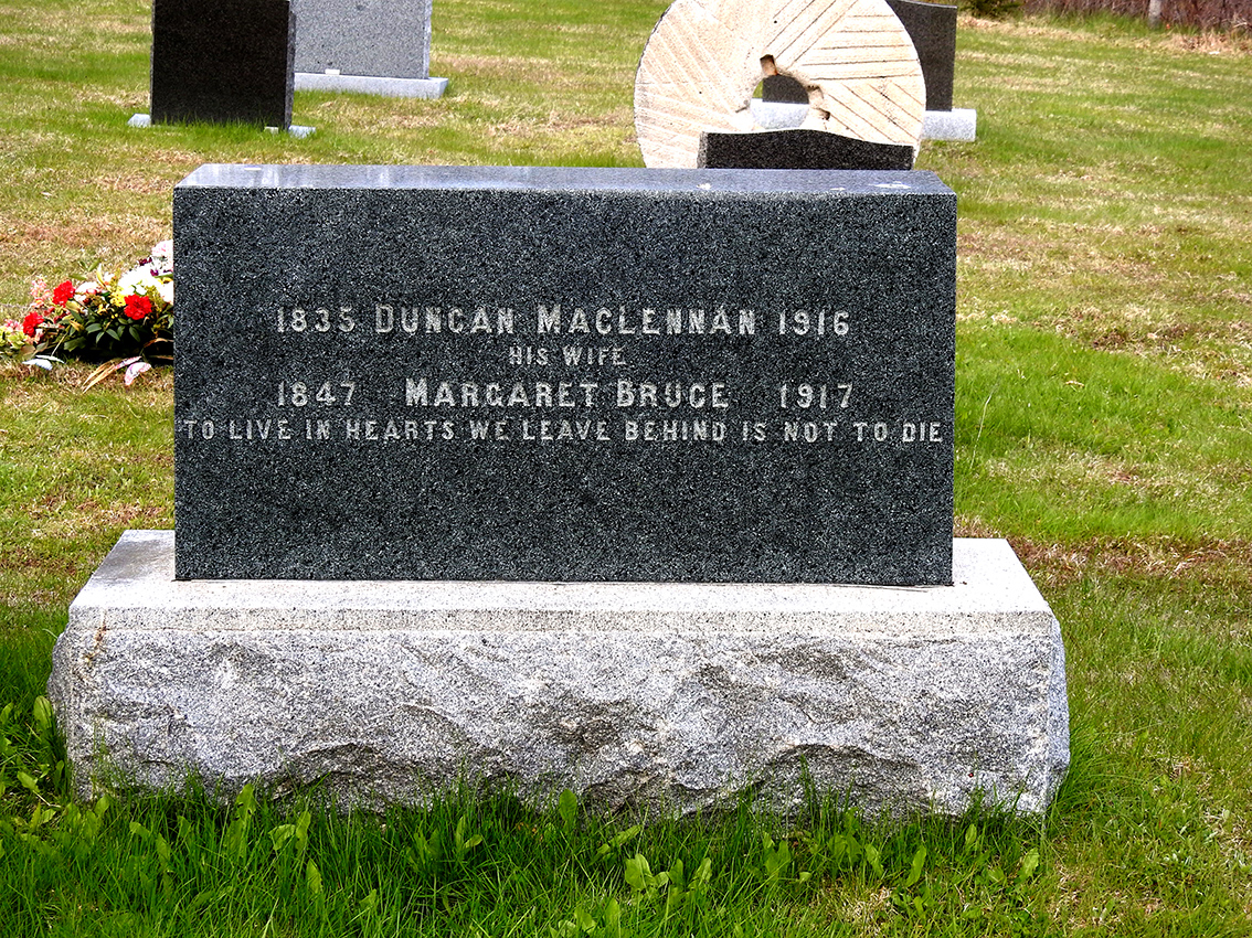 Photo of headstones/Duncan MacLennan d1916 hdstn Wood Islands cem PEI